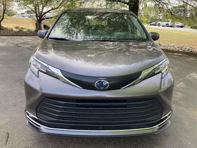 2023 Toyota Sienna XLE 8 Passenger