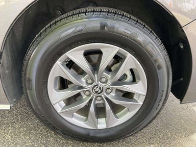 2023 Toyota Sienna XLE 8 Passenger