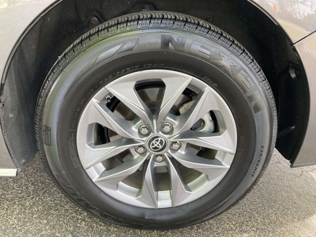 2023 Toyota Sienna XLE 8 Passenger