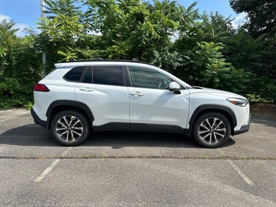 2023 Toyota Corolla Cross XLE