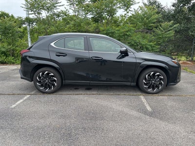 2025 Lexus UX 300h Premium