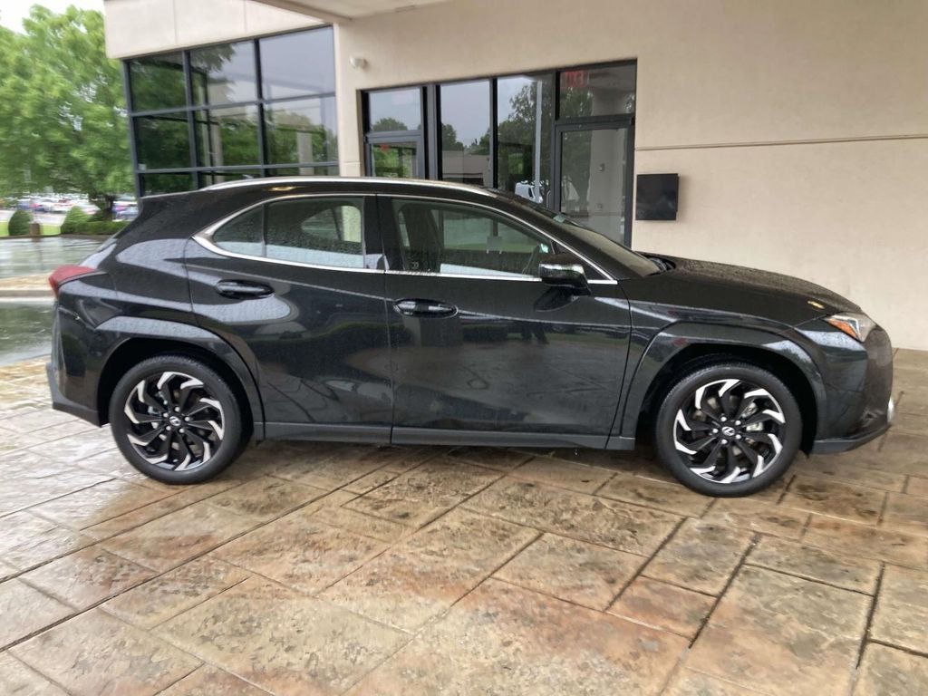 2025 Lexus UX 300h Premium
