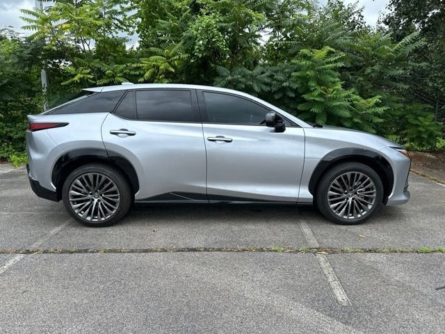 2023 Lexus RZ 450e Luxury