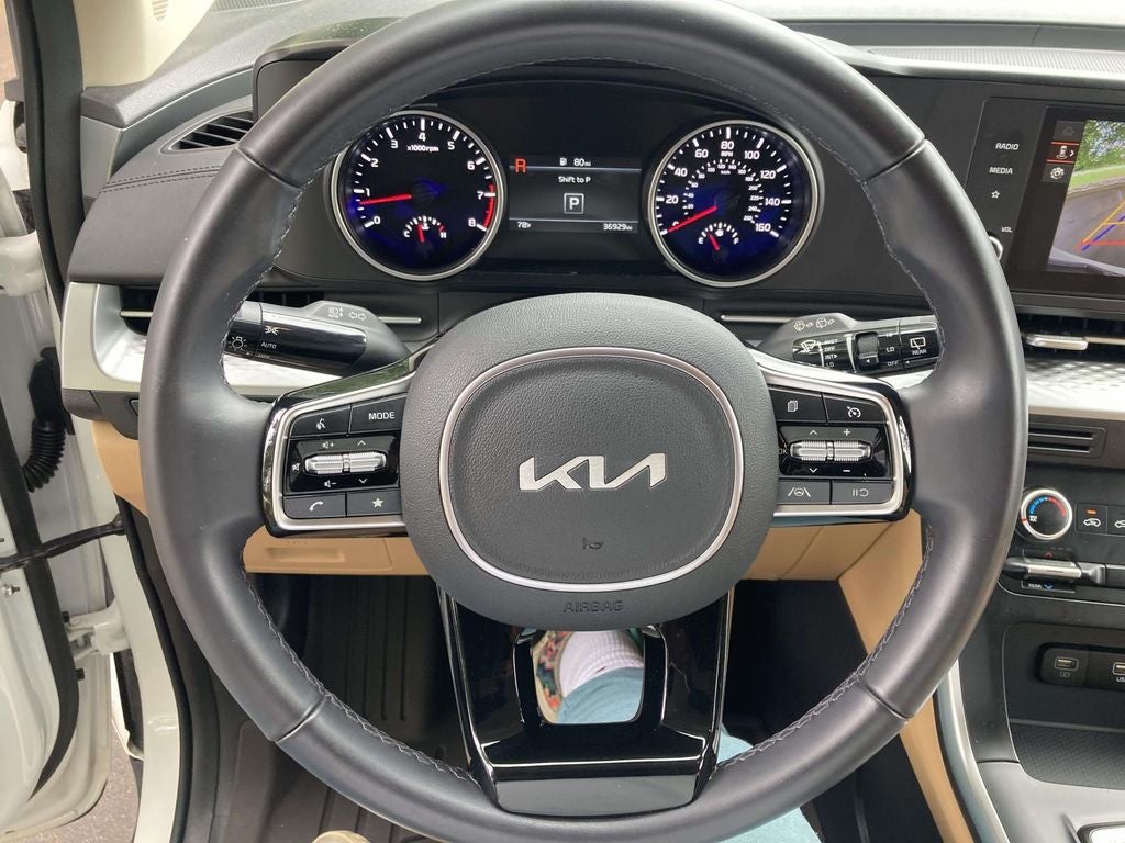 2024 Kia Carnival LX