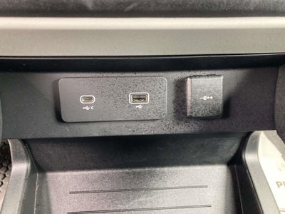 2022 Land Rover Defender 110 X-Dynamic SE