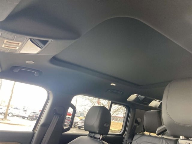 2024 Land Rover Defender 110 S