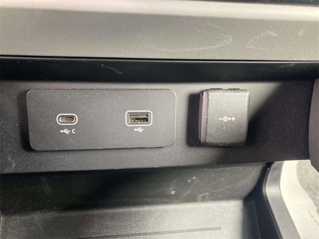 2024 Land Rover Defender 110 S