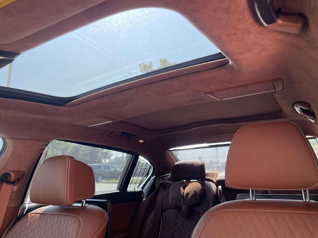 2022 BMW 7 Series ALPINA B7 xDrive