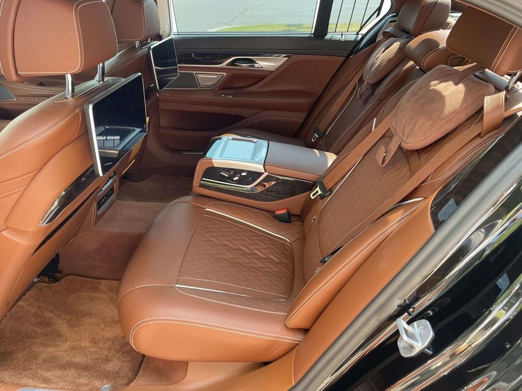 2022 BMW 7 Series ALPINA B7 xDrive