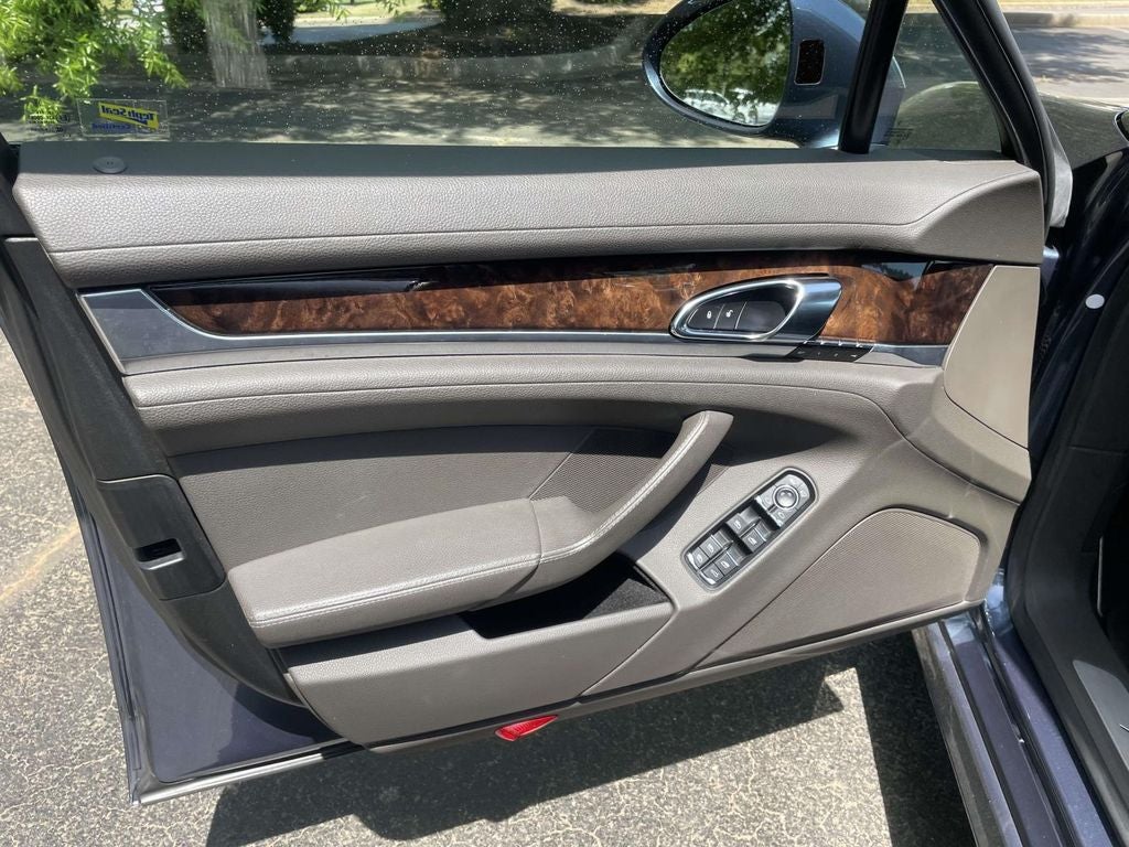 2015 Porsche Panamera 4
