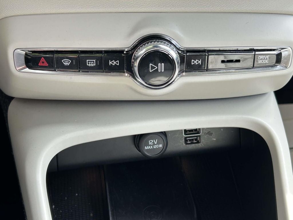 2020 Volvo XC40 T5 Inscription